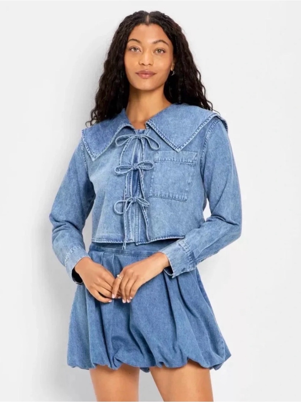 Future Collective Women's Large Long Sleeve Relaxed V-Neck Tie-Front Blouse